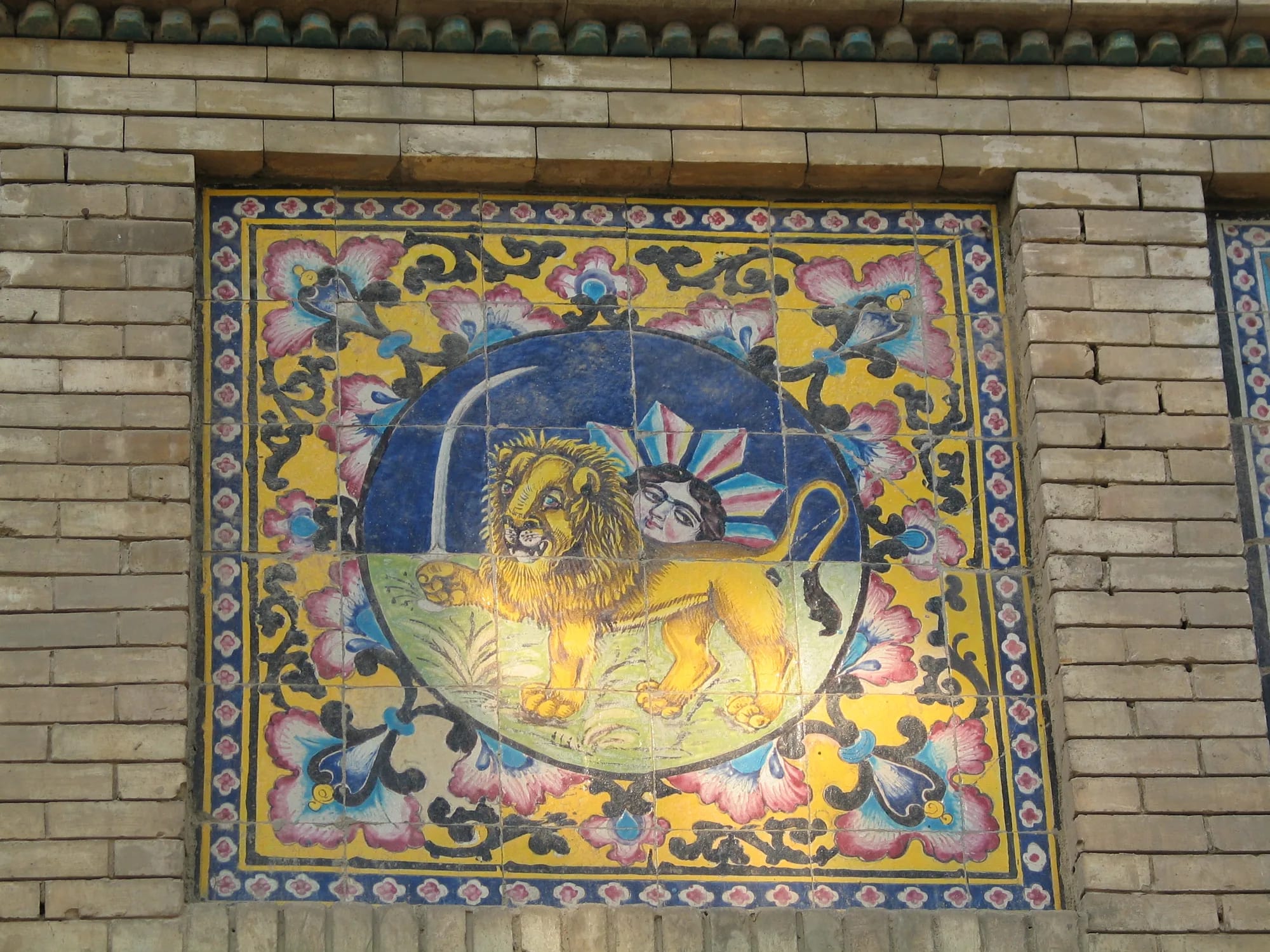 Panel, Tehran