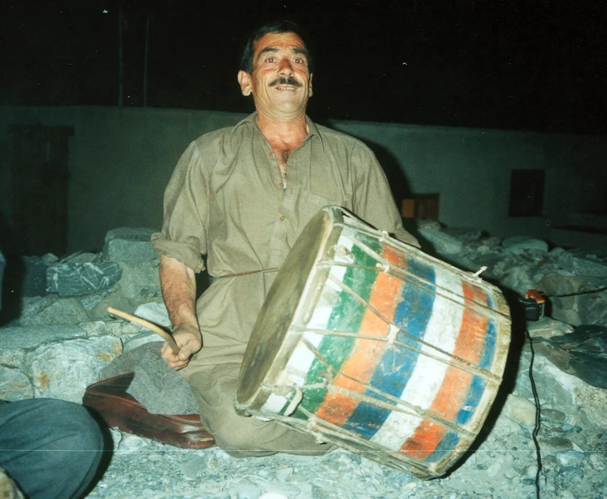 Ḍāḍan played by Hyder Bek